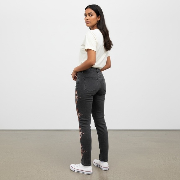 Urban Outfitters - Black High rise Cigarette South Western Embroidery - โฆ - Picture 1 of 10